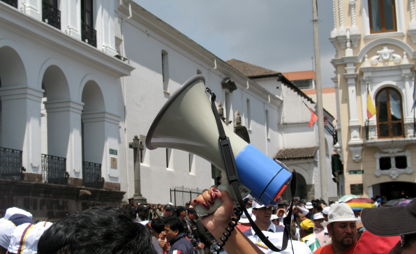 [이슈트렌드] 에콰도르, 대통령 퇴진 요구 시위 격화에 대대적인 장관급 인사 단행